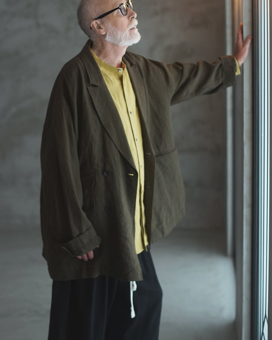 Back-Open Peak Lapel Double-Breasted Over Jacket.