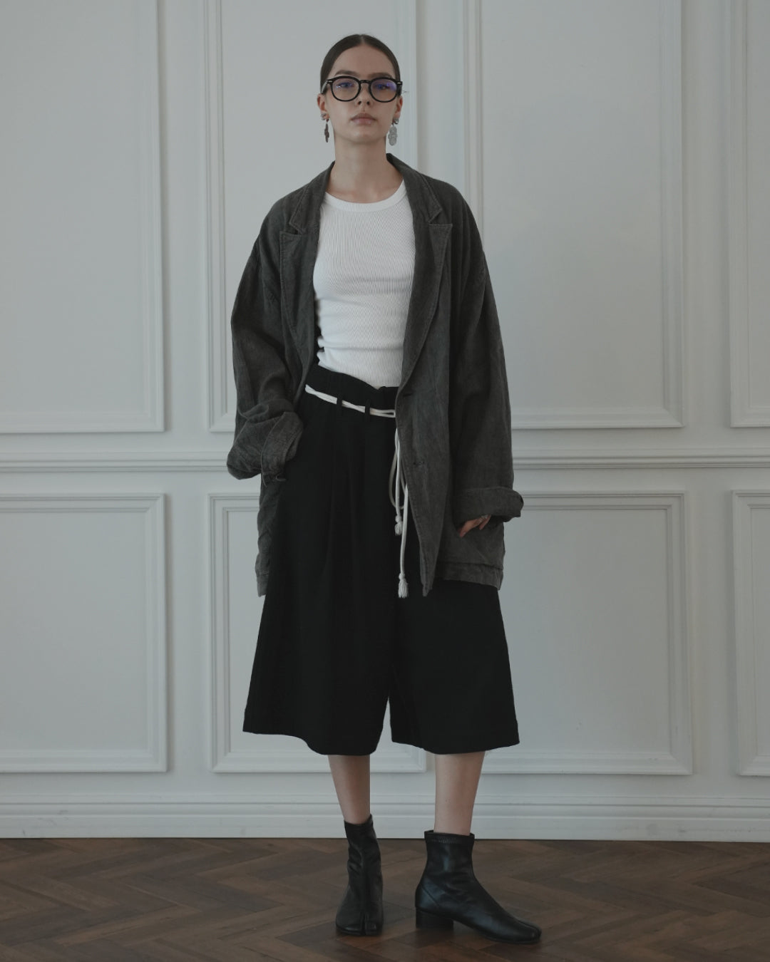 Back-Open Peak Lapel Double-Breasted Over Jacket.