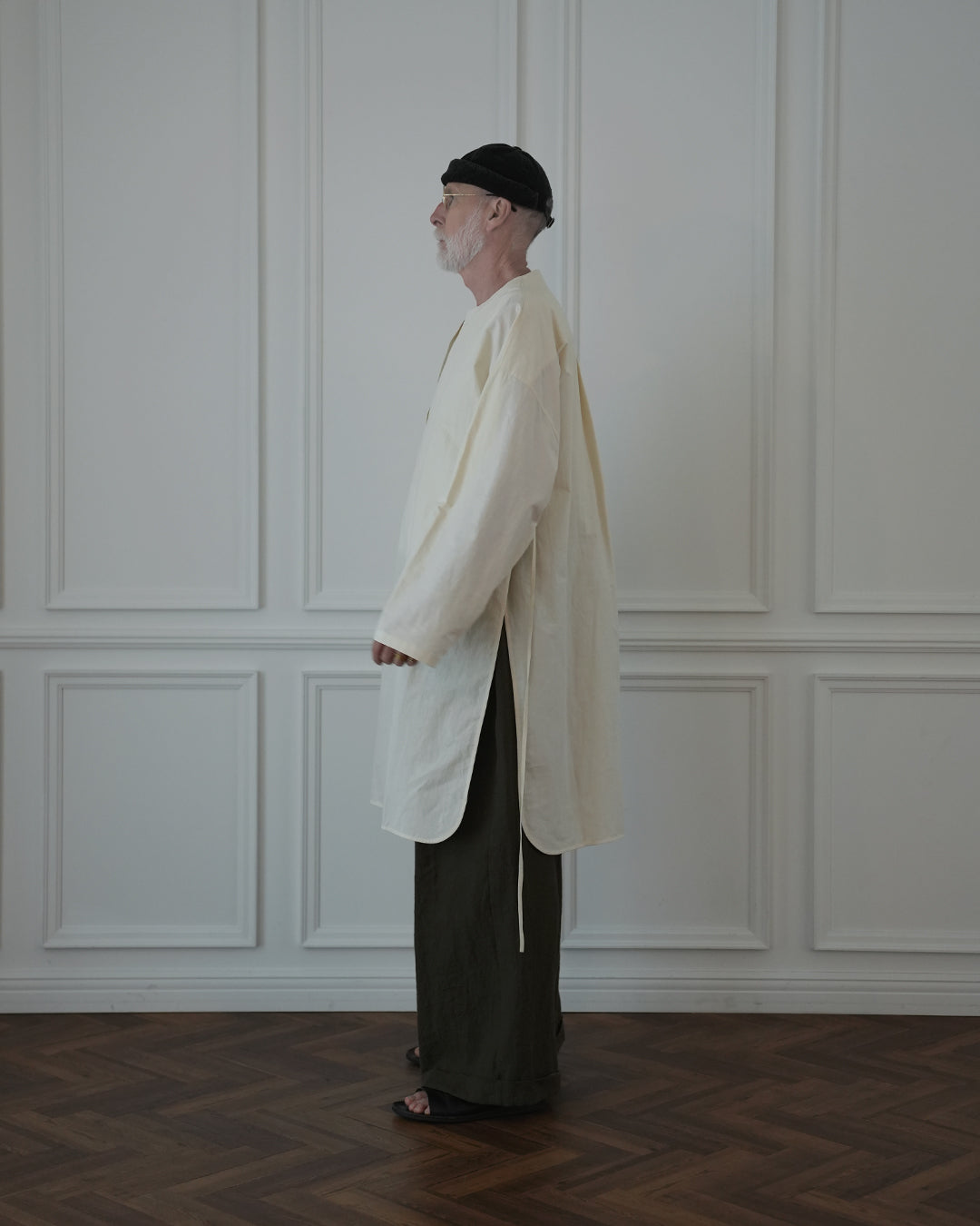 Key Neck Side Slit Long Length Pullover Shirt.