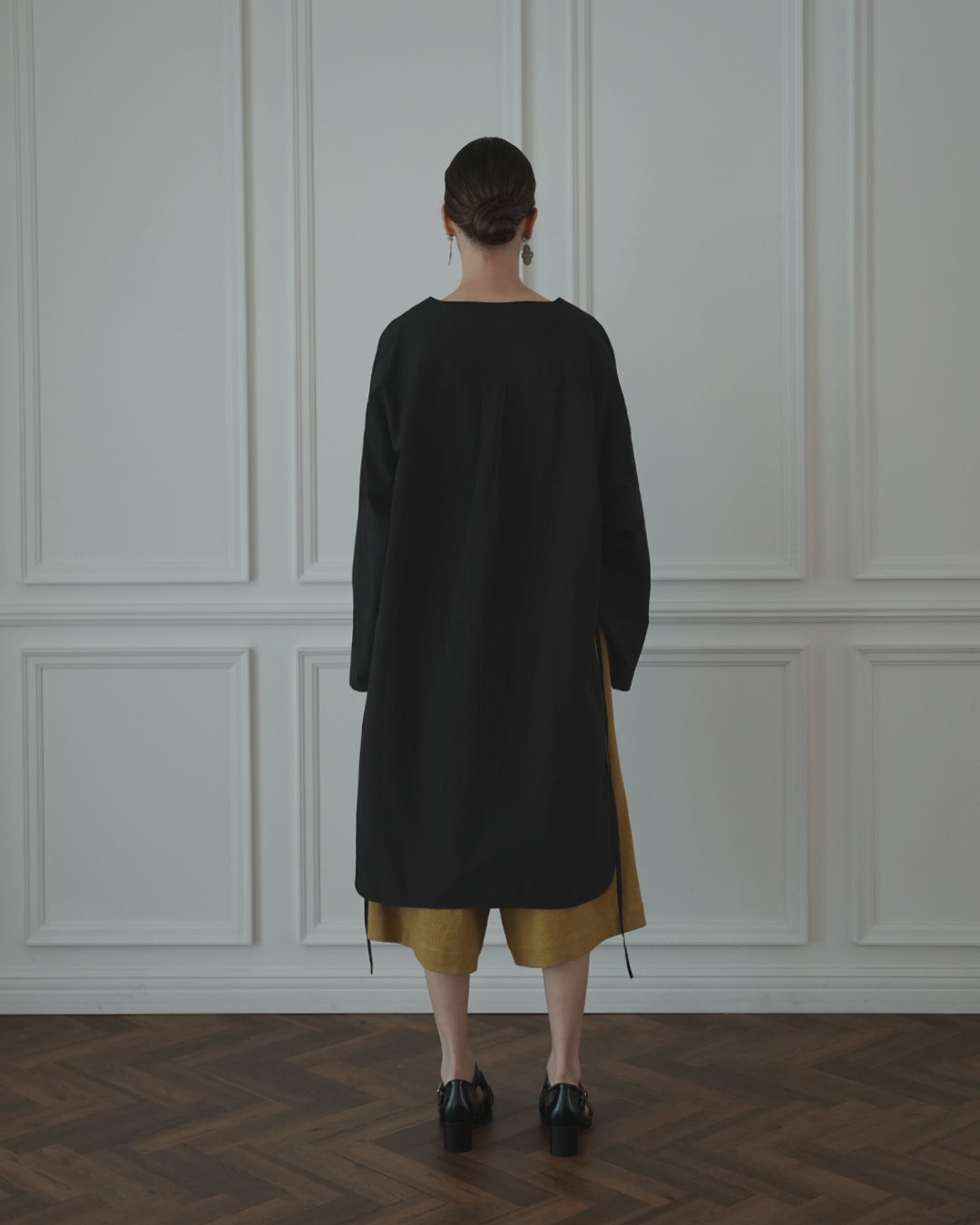 Key Neck Side Slit Long Length Pullover Shirt.