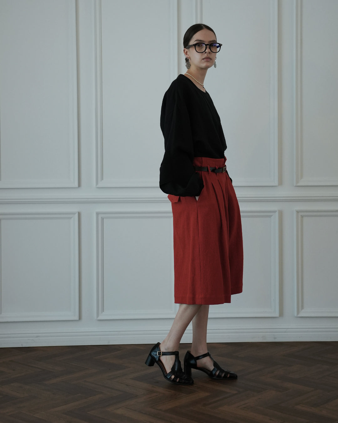 High Waist 2 Tuck Wide Half Trousers〈 000012-06 〉