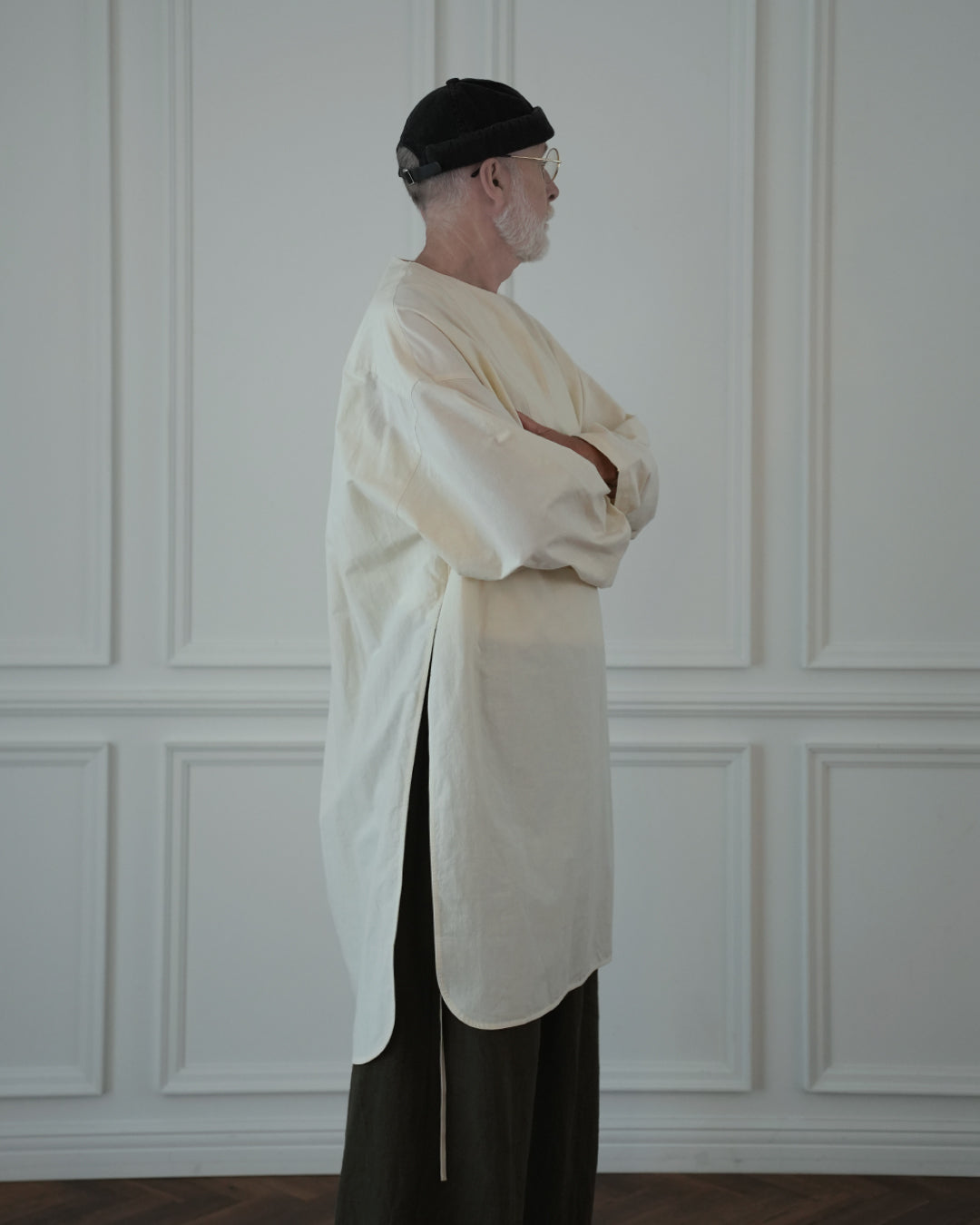 Key Neck Side Slit Long Length Pullover Shirt.