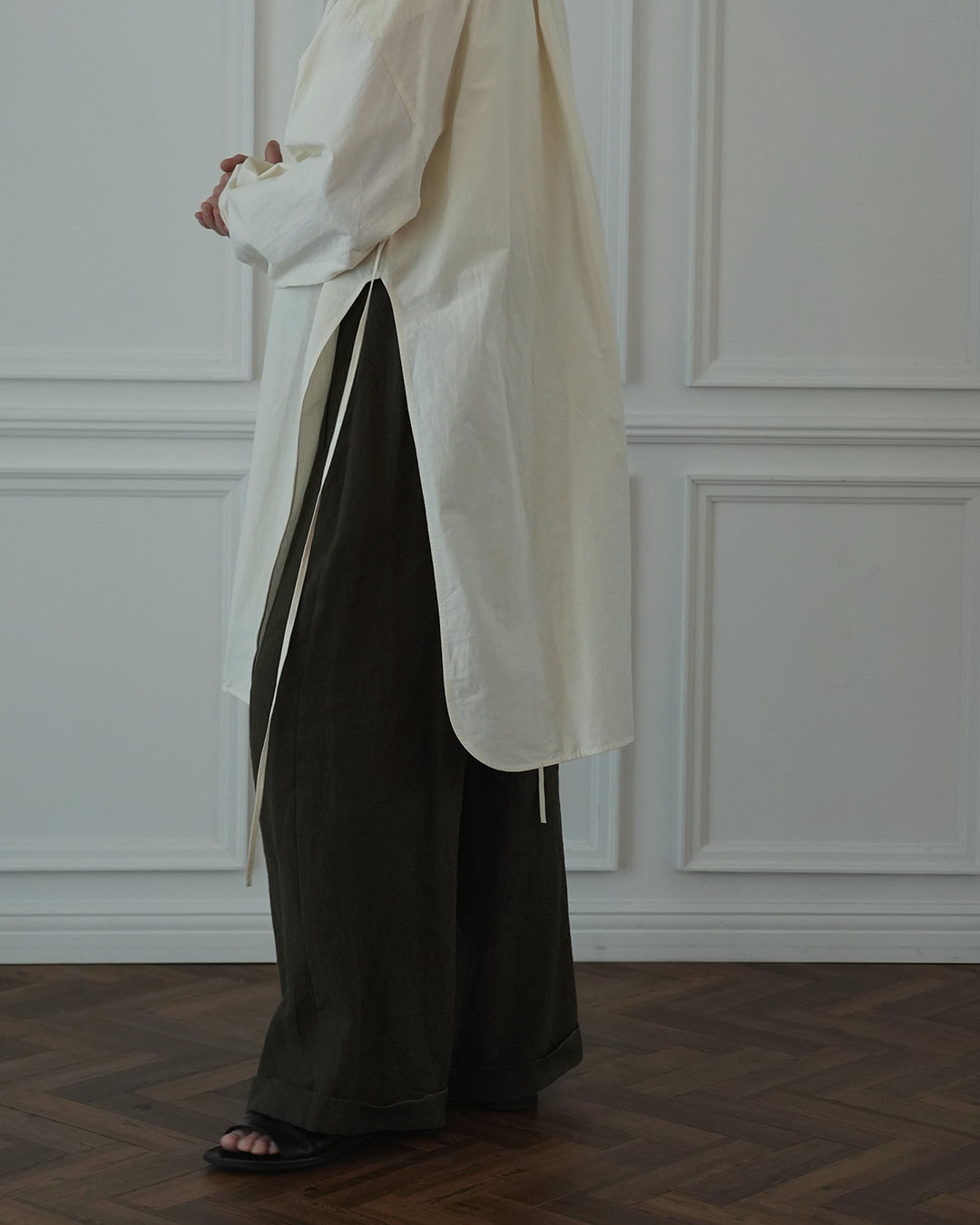 Key Neck Side Slit Long Length Pullover Shirt.
