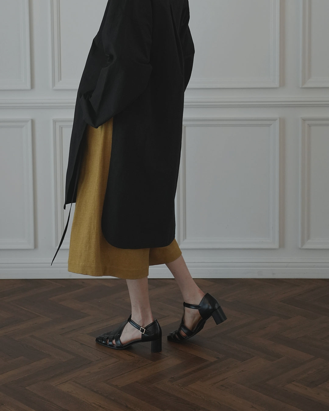 Key Neck Side Slit Long Length Pullover Shirt.