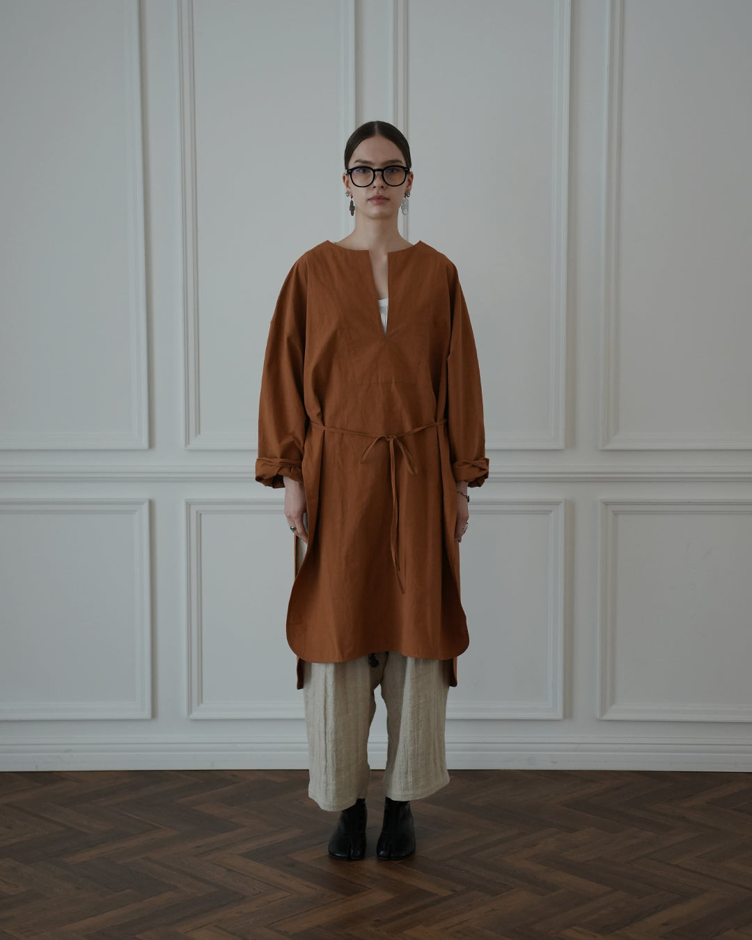 Key Neck Side Slit Long Length Pullover Shirt.