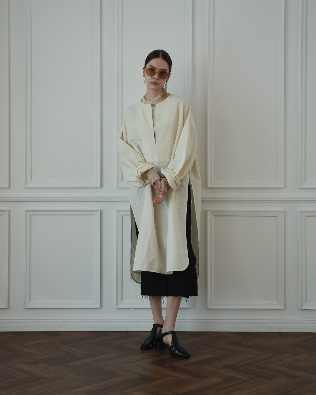 Key Neck Side Slit Long Length Pullover Shirt.