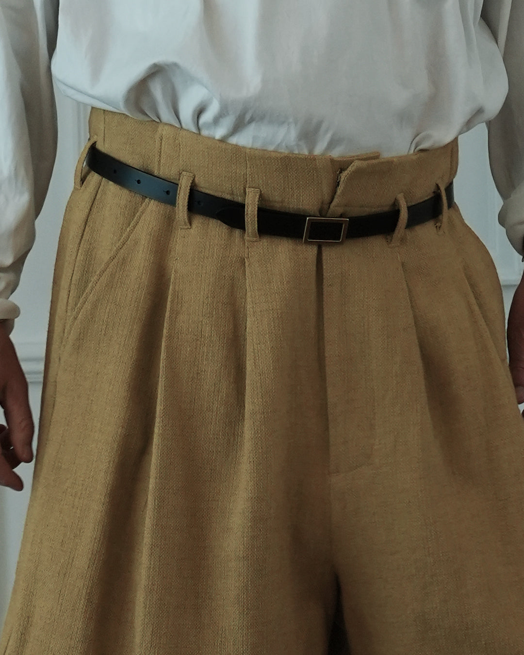 High Waist 2 Tuck Wide Half Trousers〈 000012-03 〉