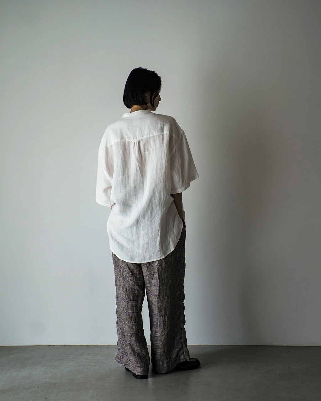 Wash Linen Band Collar Henley Neck Like Half Sleeve Atelier Shirt <#off white>