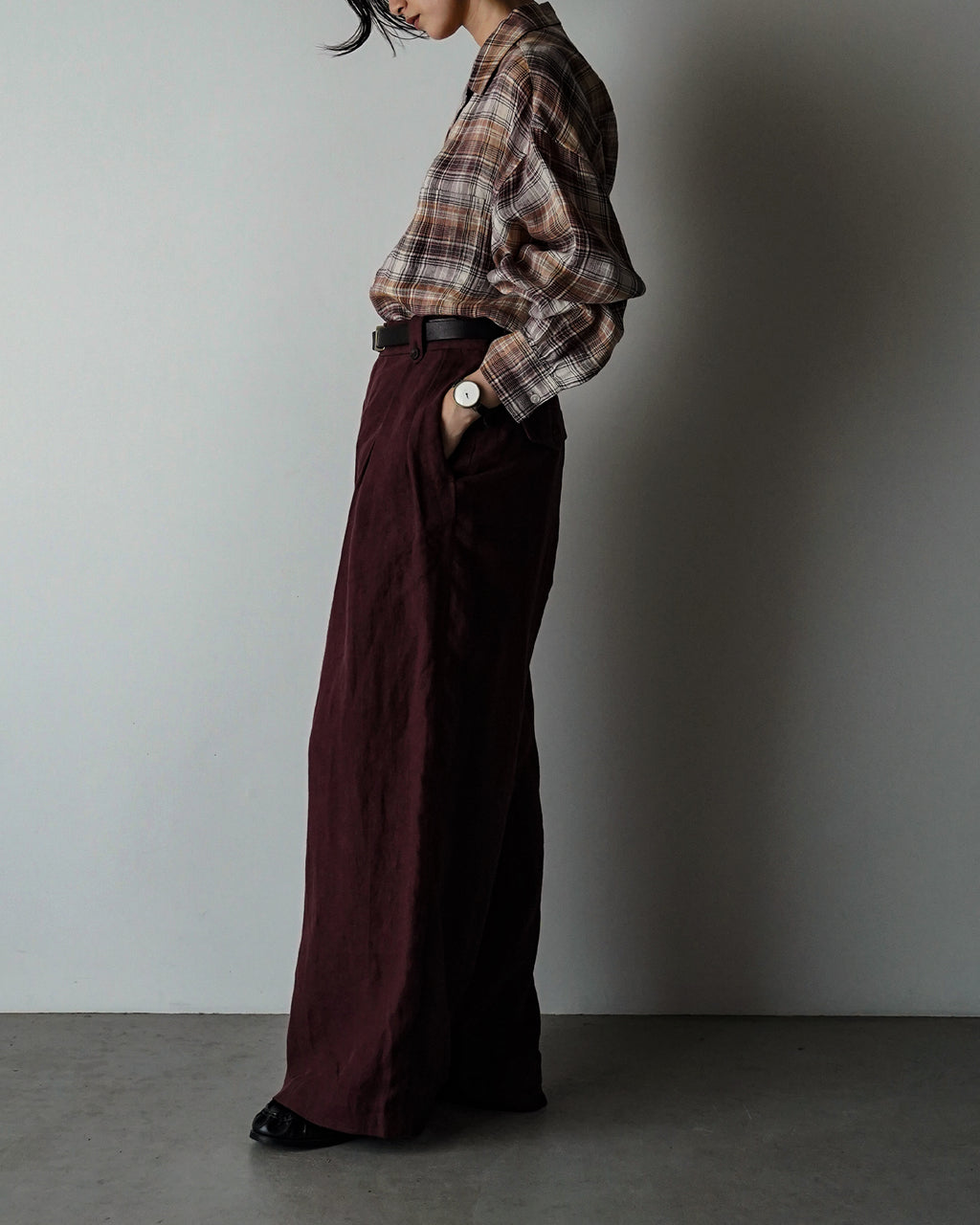 French Linen Back Belt 3Tuck Wide Straight Trousers <#burgundy>