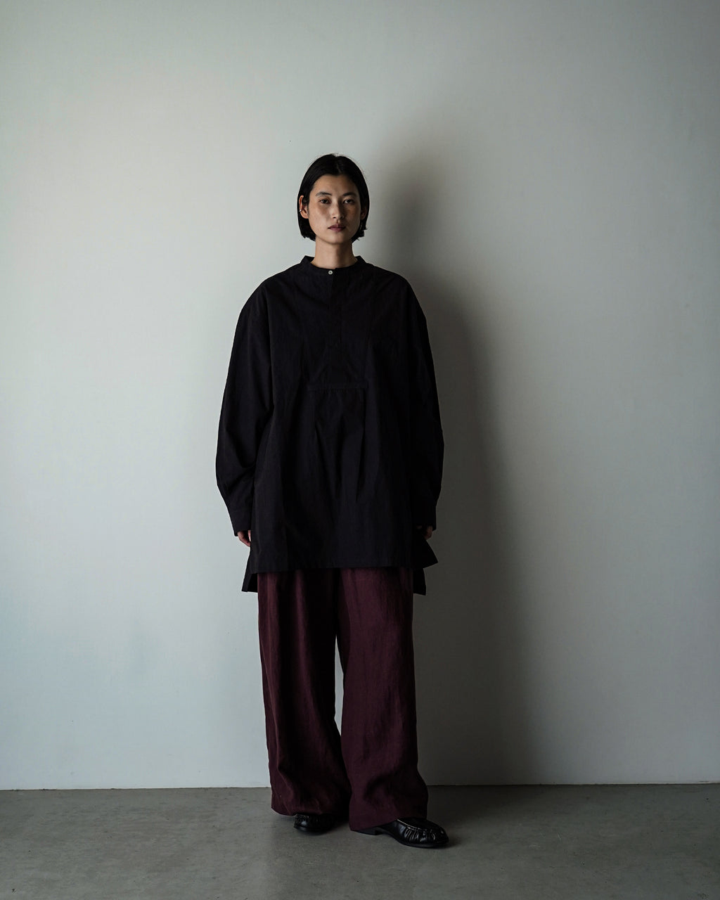 French Linen Back Belt 3Tuck Wide Straight Trousers <#burgundy>