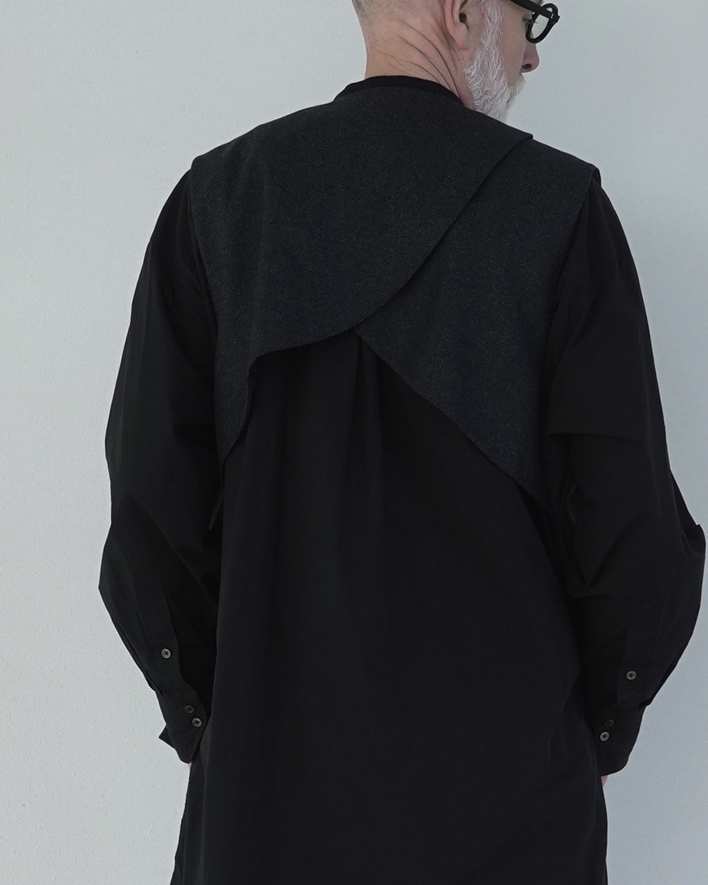 Wool Blend Tweed Back-Open Layered Crew Neck Vest <#black>