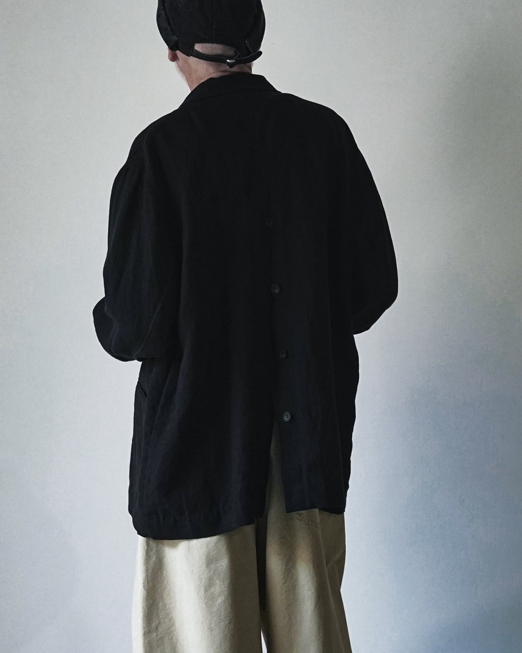 French Linen Back-Open Button Design Semi-Double Jacket <#black>