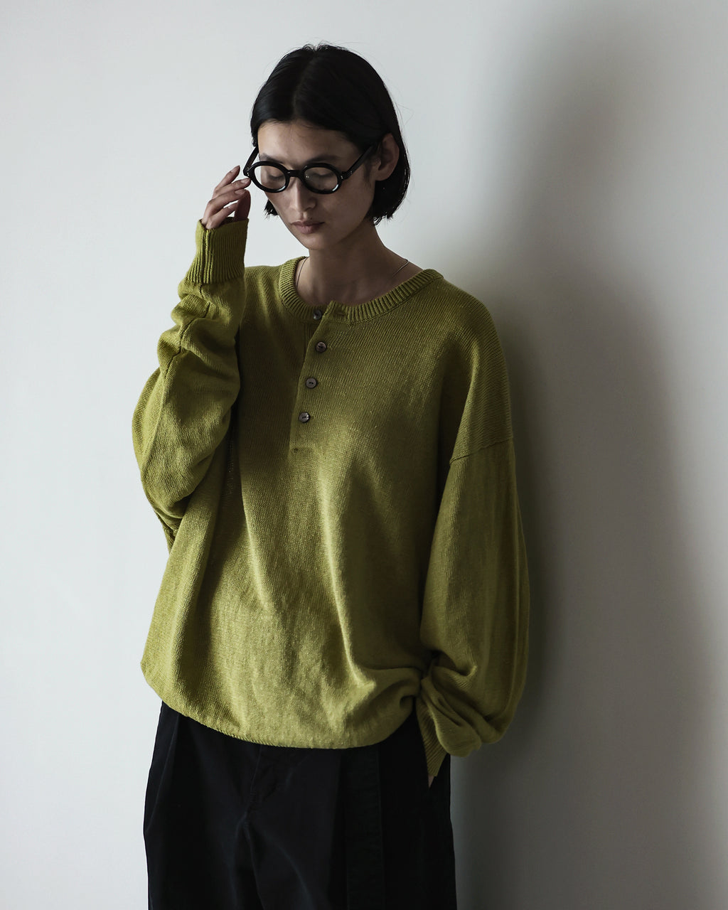 Linen Mid-Gauge Henley Neck Knit Pullover <#yellow>