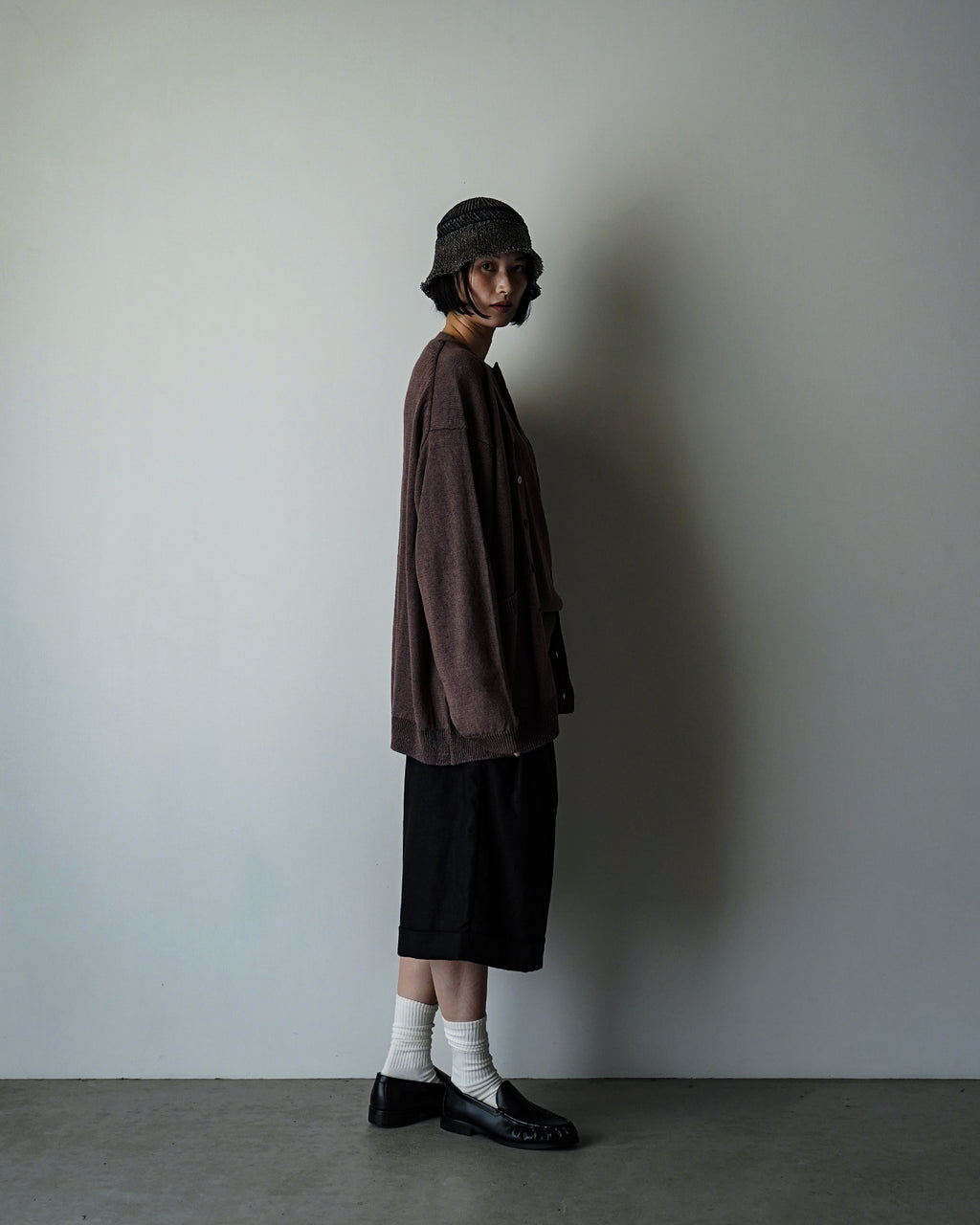 Linen Mid-Gauge V-Neck Knit Gown Cardigan <#brown>