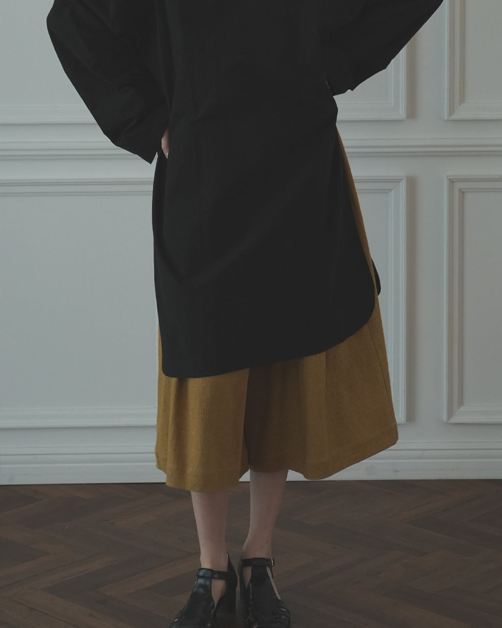 High Waist 2 Tuck Wide Half Trousers.