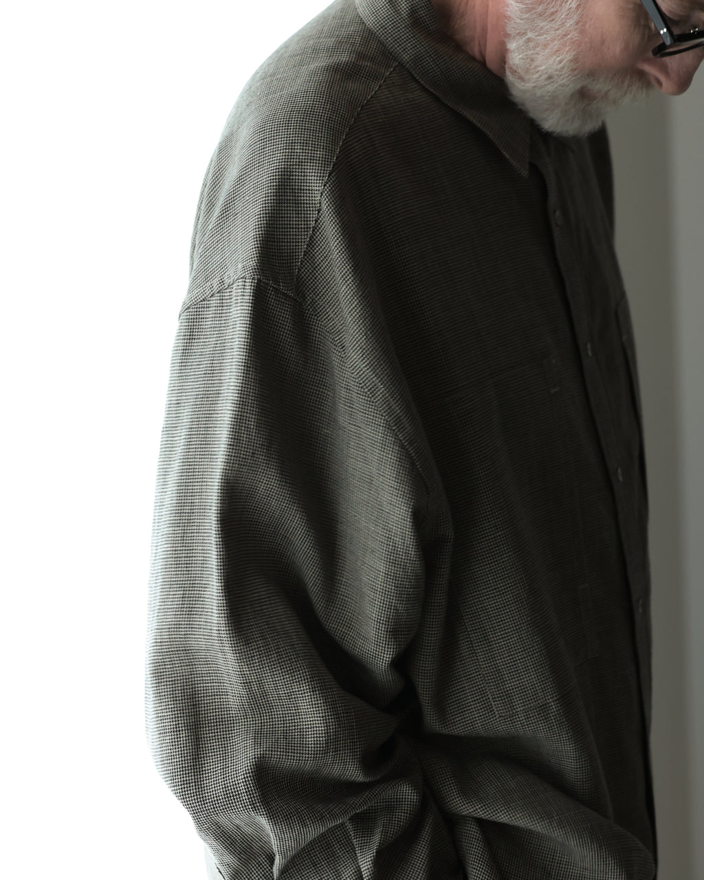 Linen-Tencel Double Pocket Regular Collar Over Shirt <#black×beige>