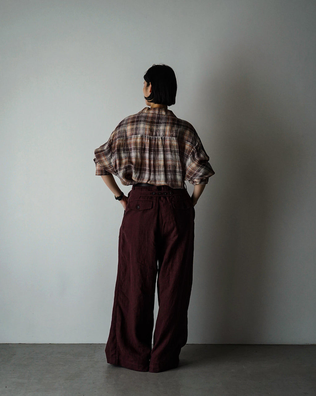 French Linen Back Belt 3Tuck Wide Straight Trousers <#burgundy>