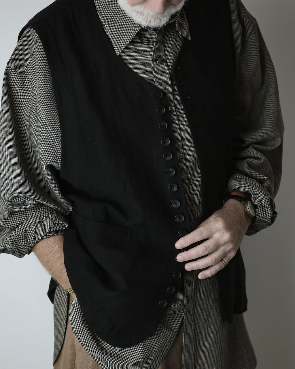 French Linen Back Belt Button Design V-Neck Vest <#black>