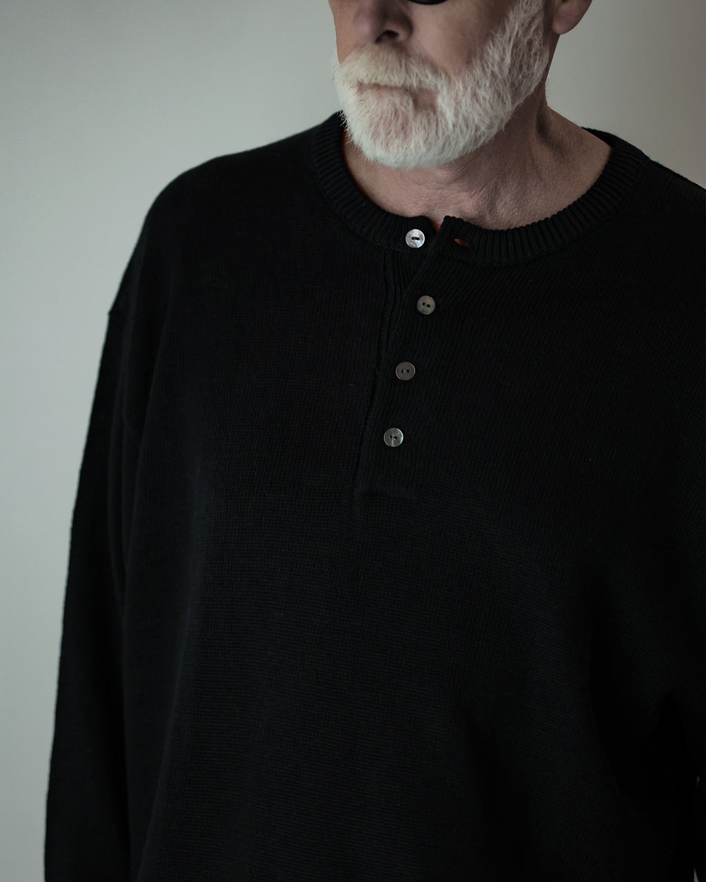 Linen Mid-Gauge Henley Neck Knit Pullover <#black>