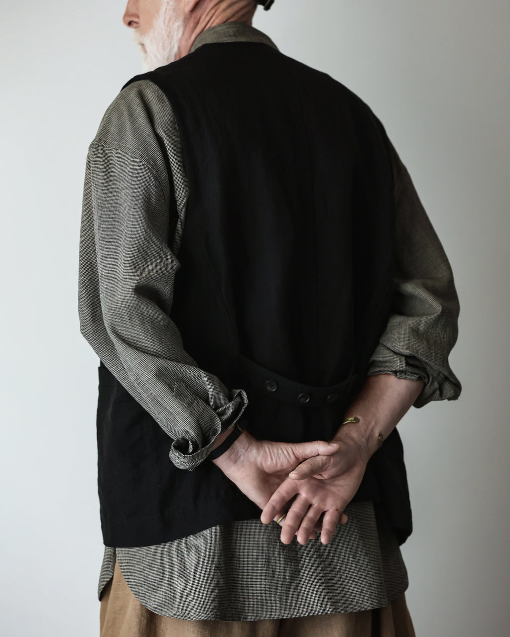 French Linen Back Belt Button Design V-Neck Vest <#black>