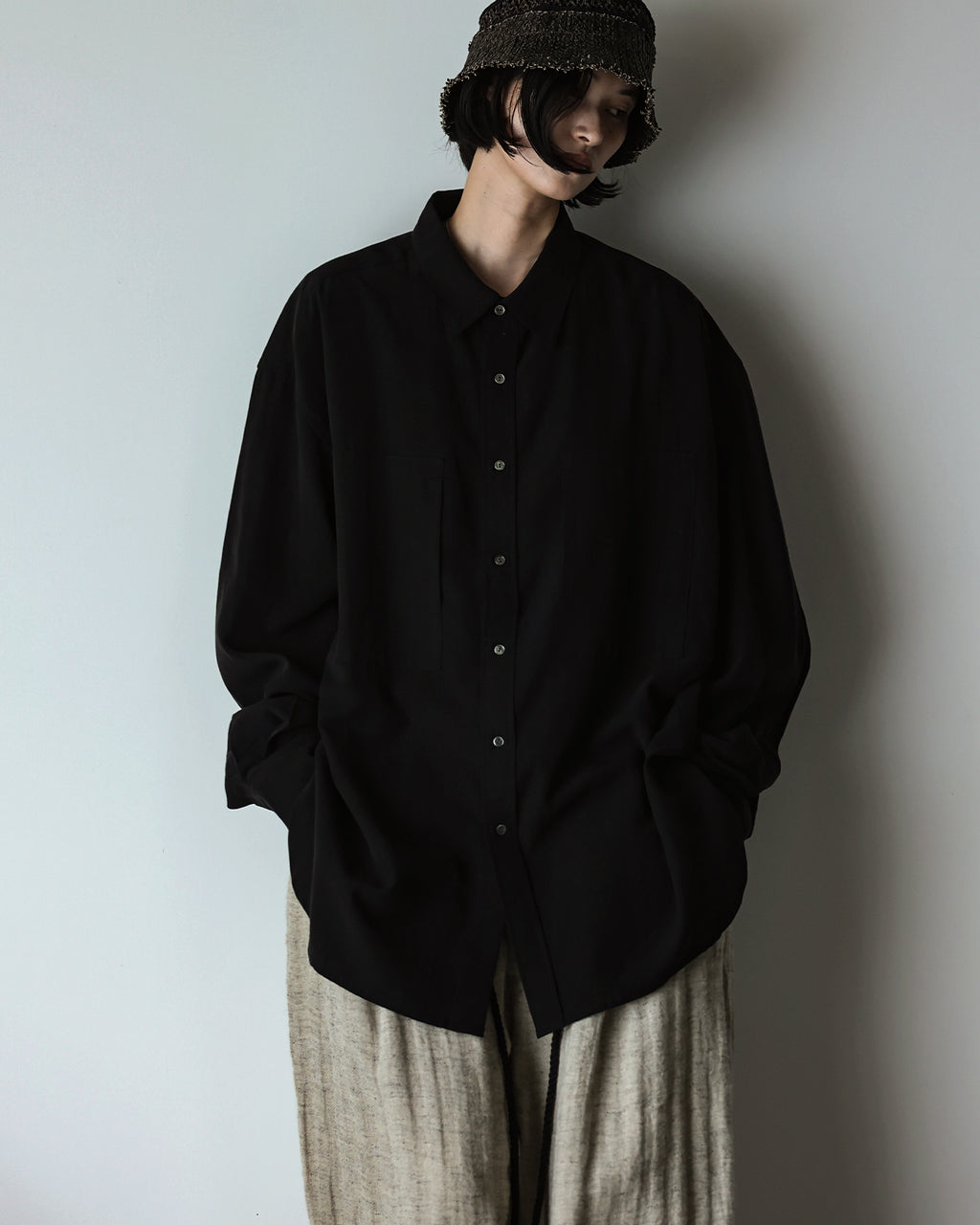 Linen-Tencel Double Pocket Regular Collar Over Shirt <#black>