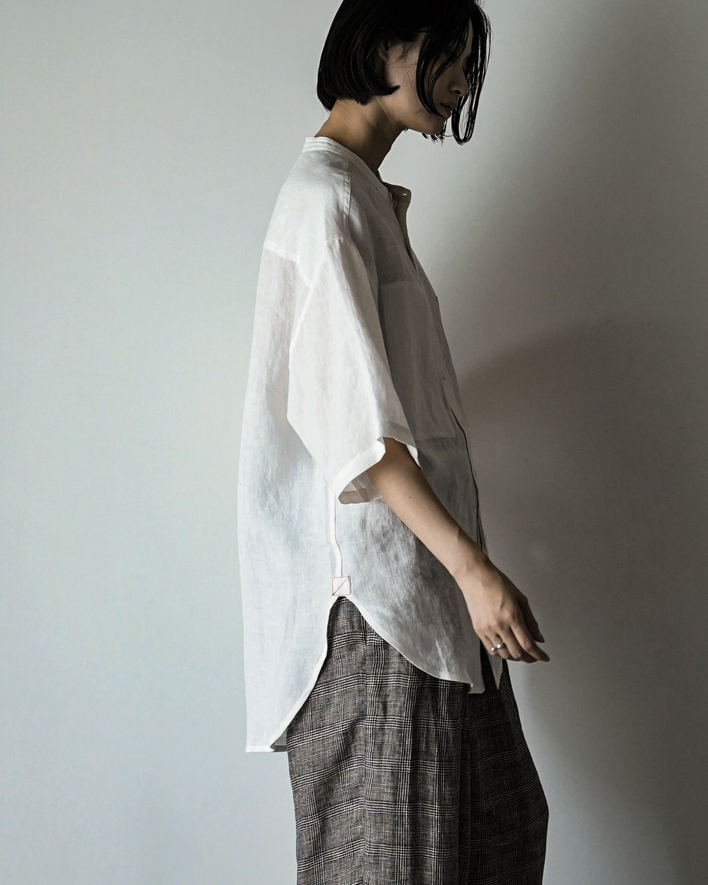 Wash Linen Band Collar Henley Neck Like Half Sleeve Atelier Shirt <#off white>