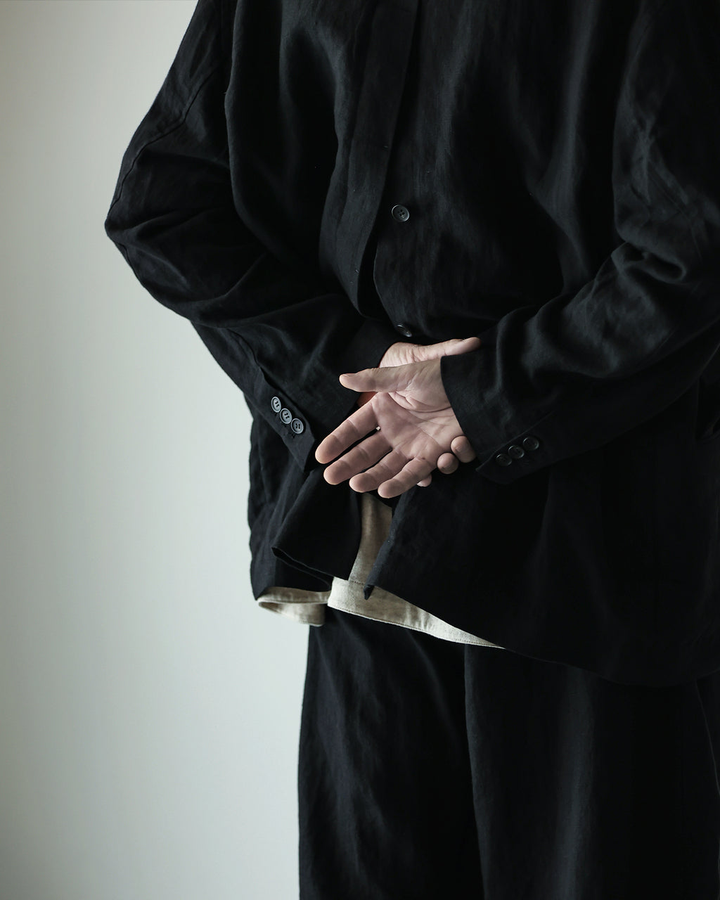 French Linen Back-Open Button Design Semi-Double Jacket <#black>