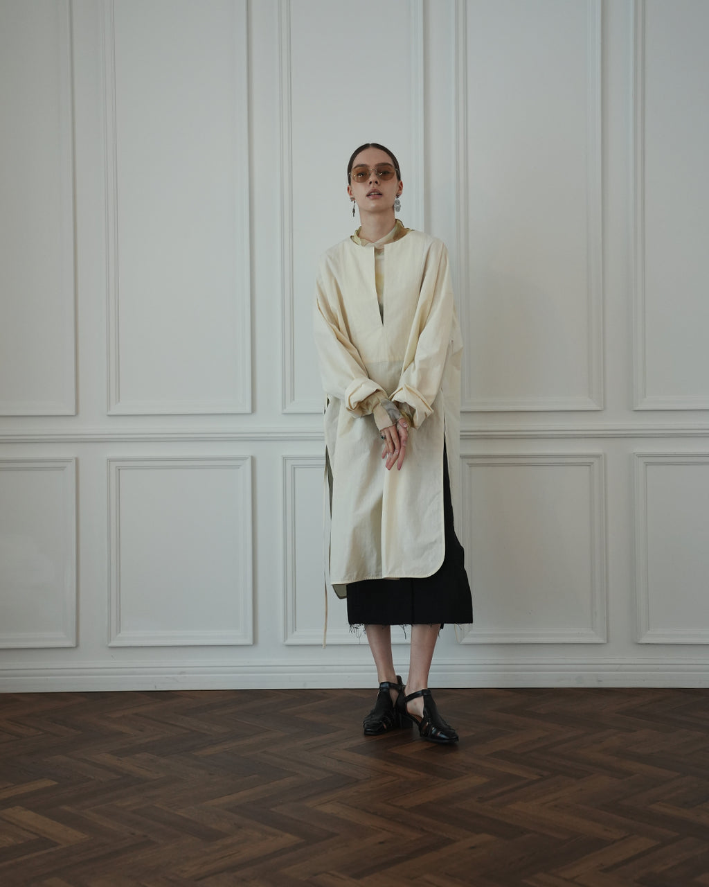Key Neck Side Slit Long Length Pullover Shirt.