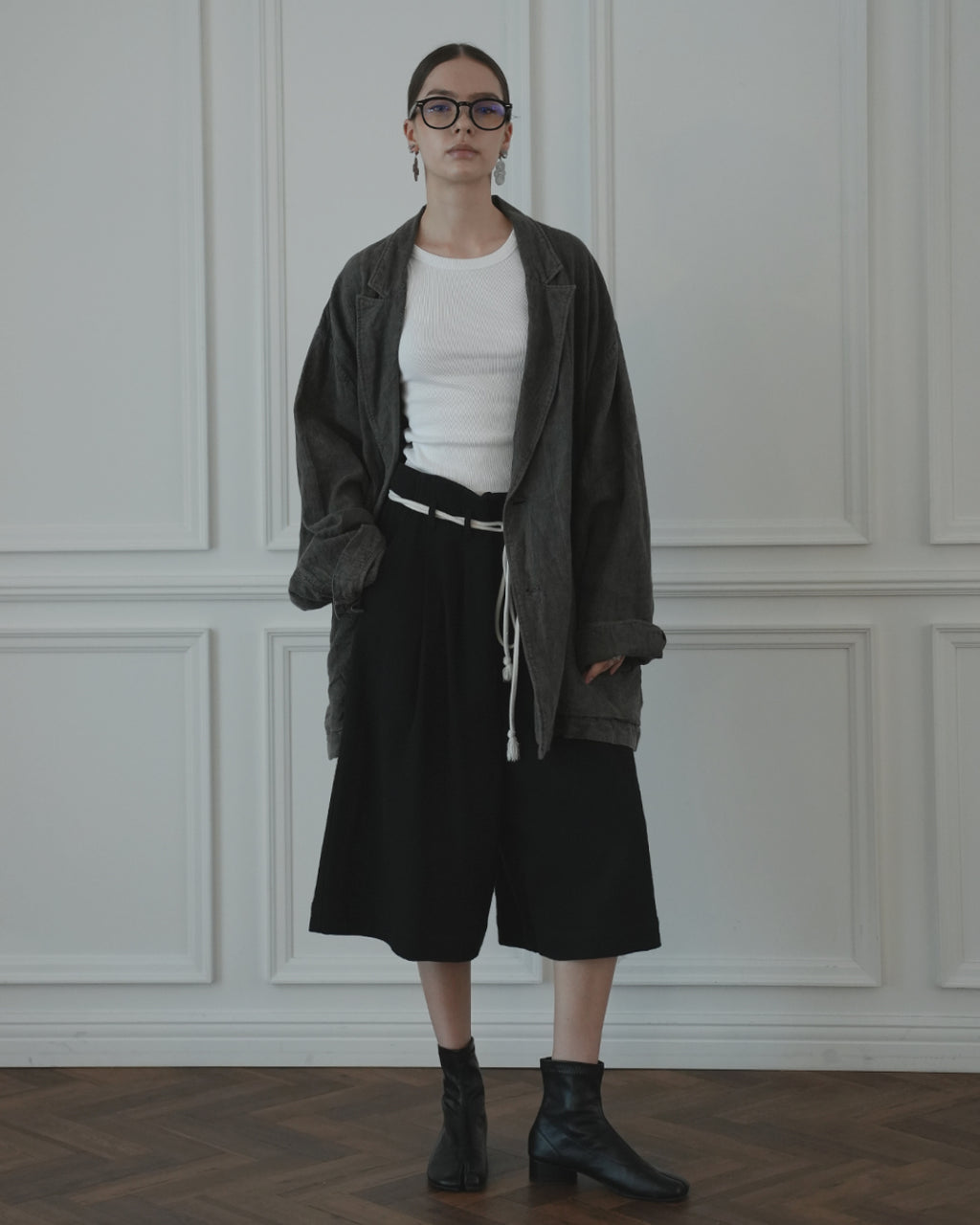 Back-Open Peak Lapel Double-Breasted Over Jacket.