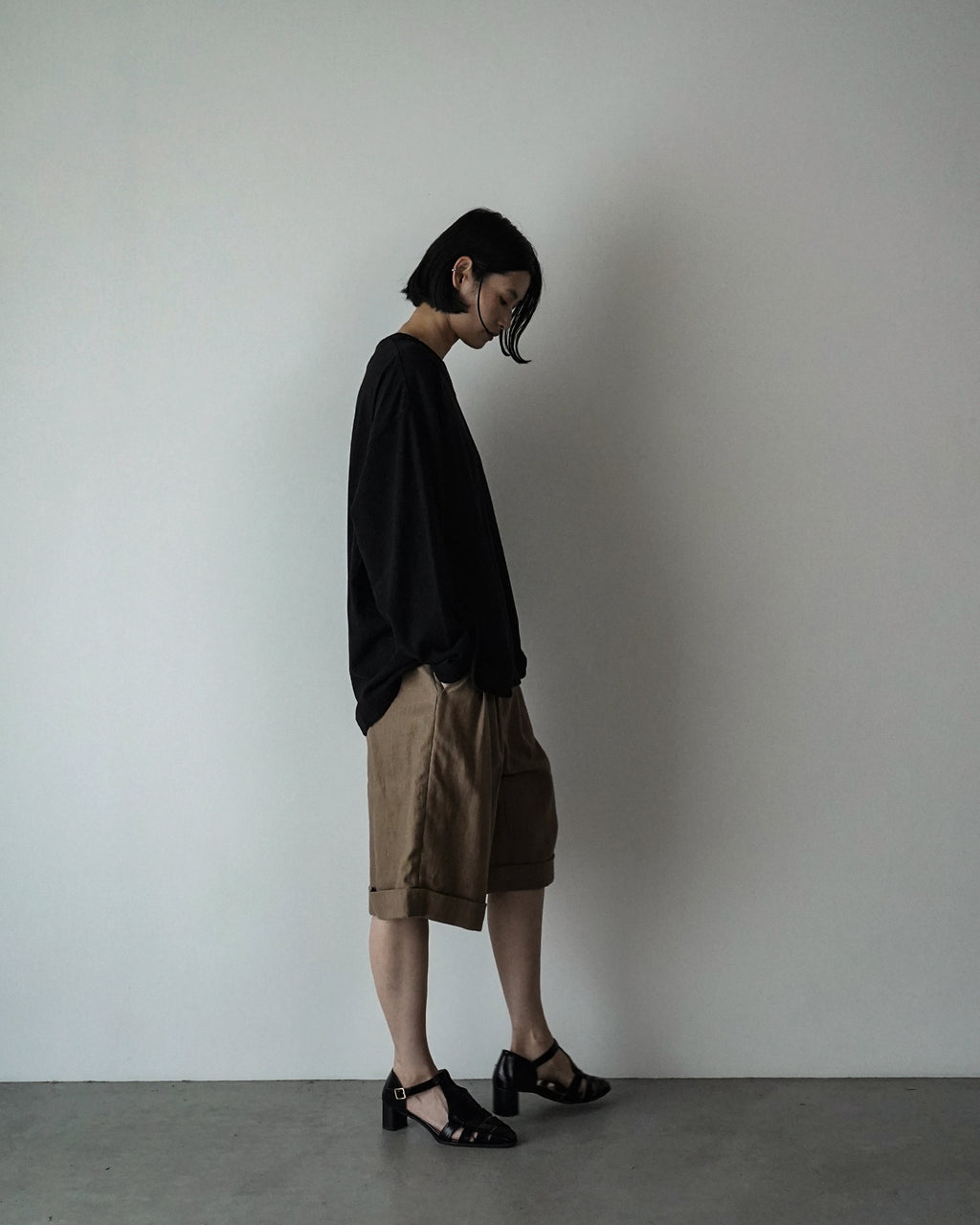Cotton Linen Hem Round Skipper Long-Sleeve Tee <#black>