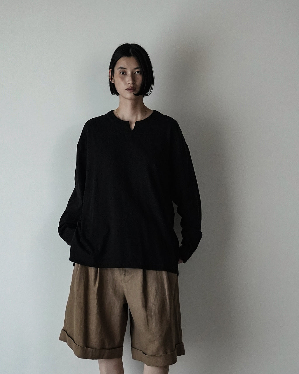 Cotton Linen Hem Round Skipper Long-Sleeve Tee <#black>
