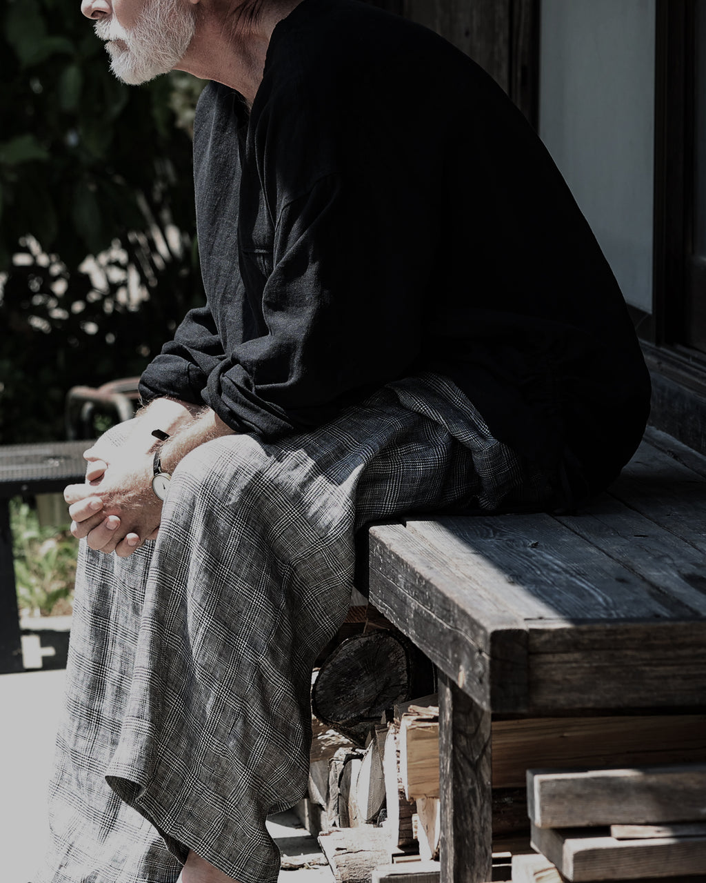French Linen Side Shirring Long-Sleeve Pullover<#black>