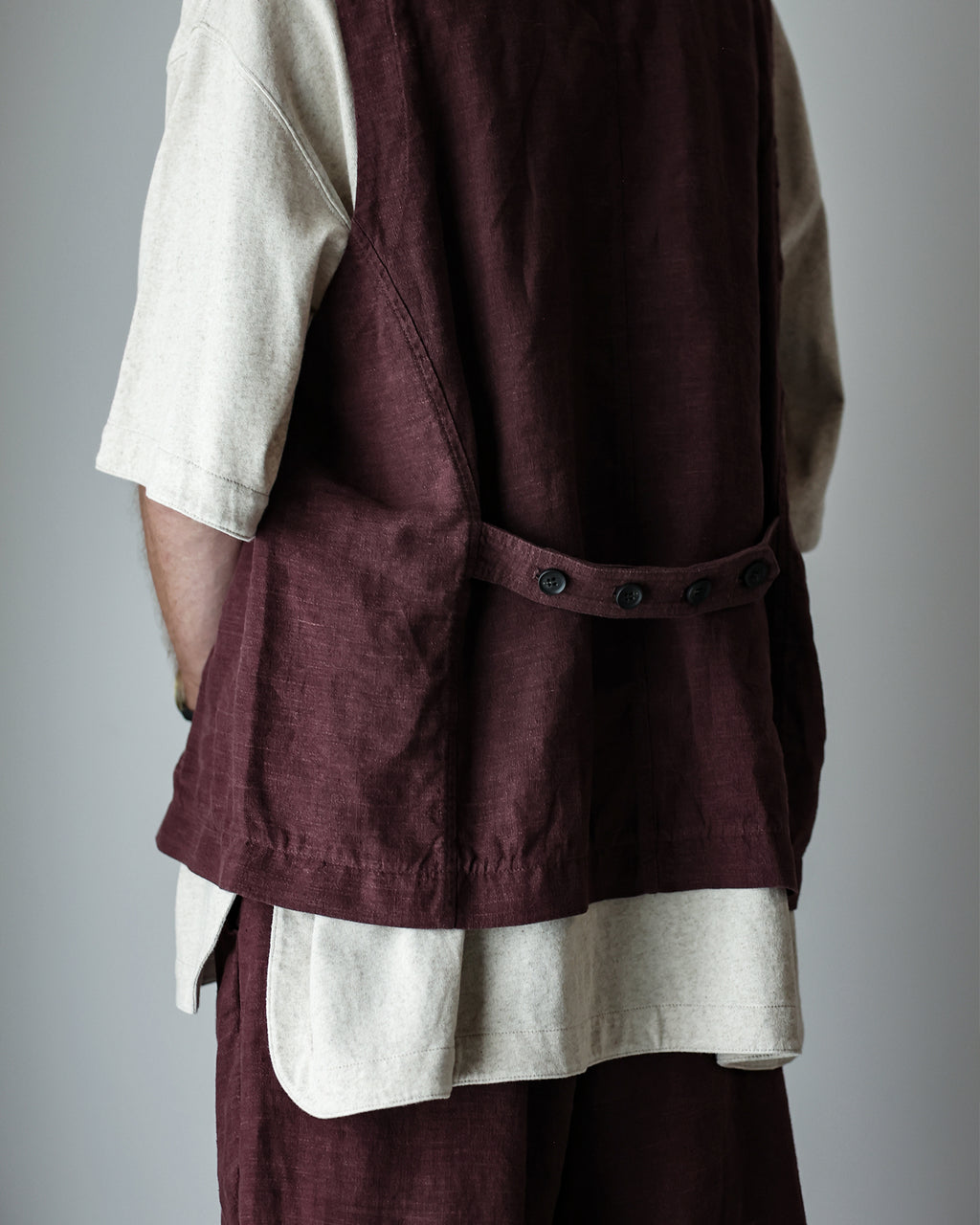 French Linen Back Belt Button Design V-Neck Vest <#burgundy>