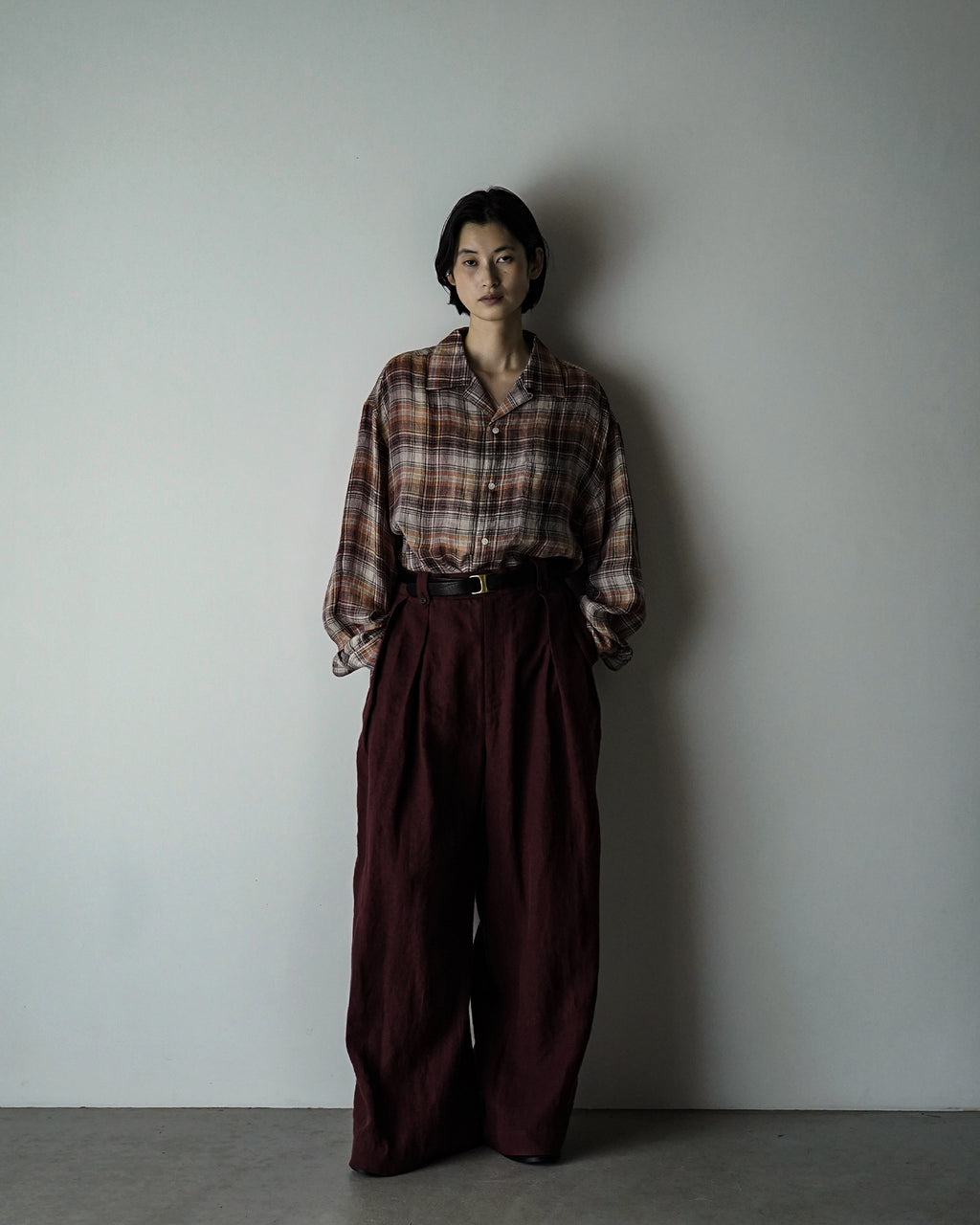 French Linen Back Belt 3Tuck Wide Straight Trousers <#burgundy>