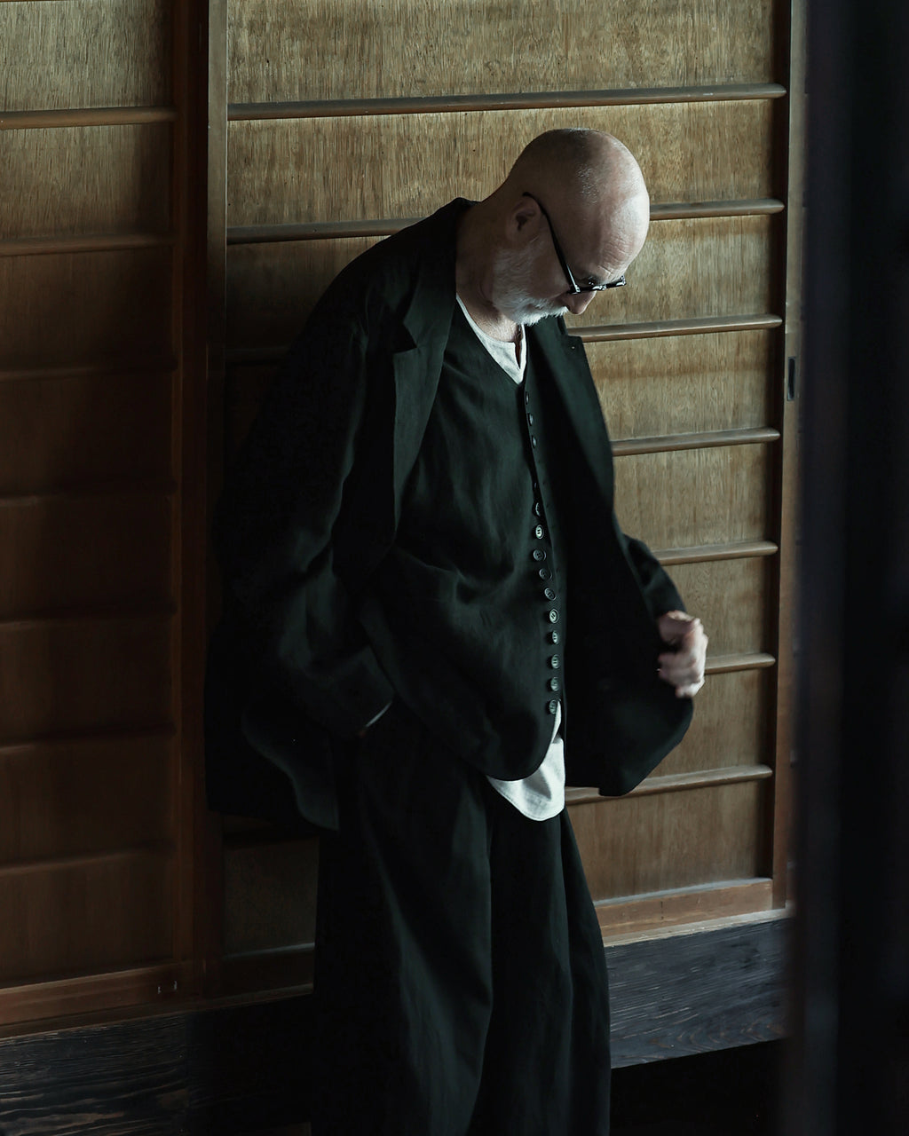 French Linen Back-Open Button Design Semi-Double Jacket <#black>
