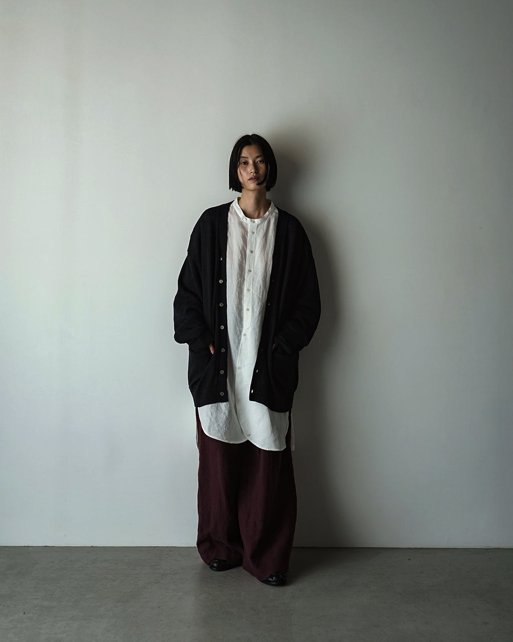 Linen Mid-Gauge V-Neck Knit Gown Cardigan <#black>
