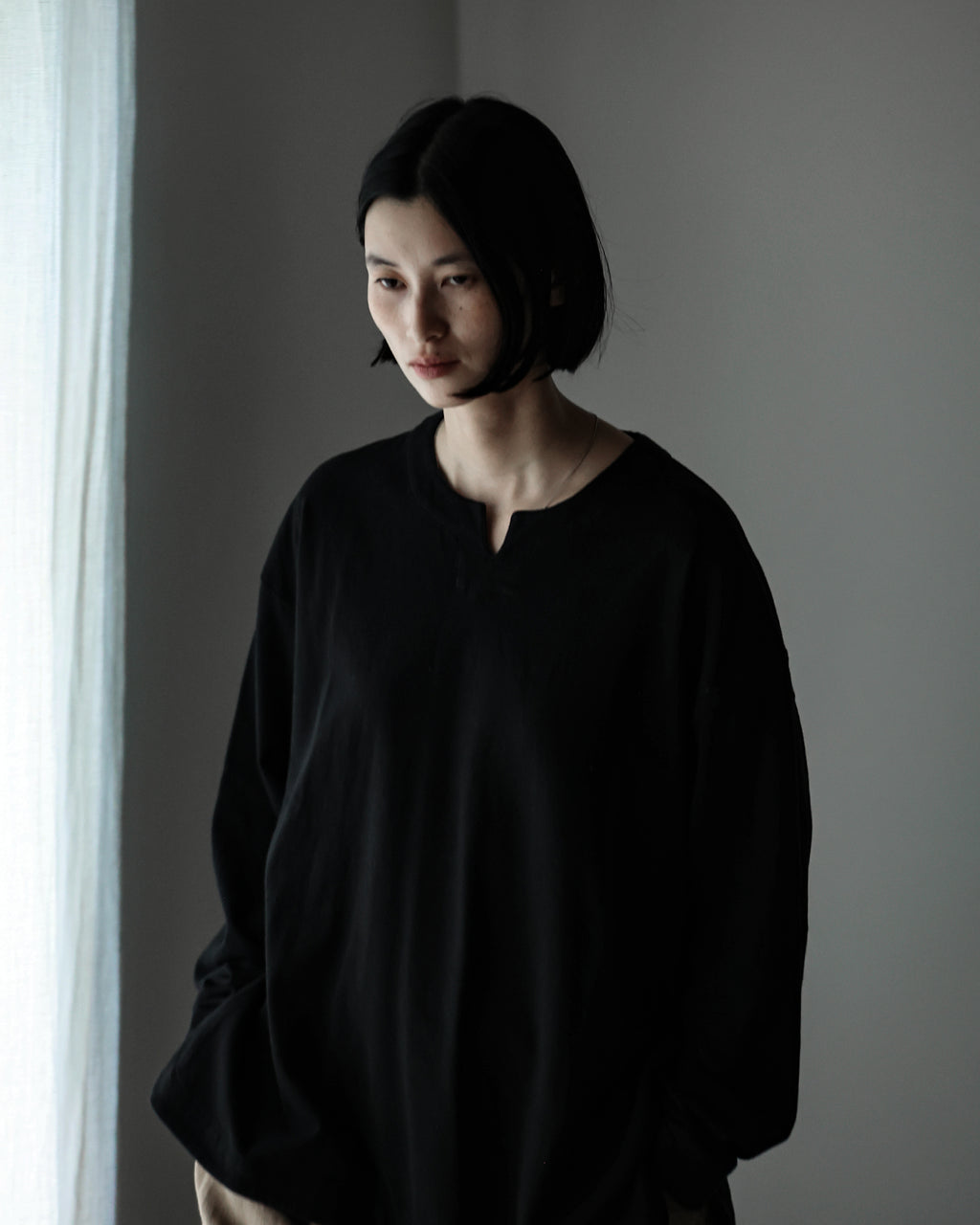 Cotton Linen Hem Round Skipper Long-Sleeve Tee <#black>