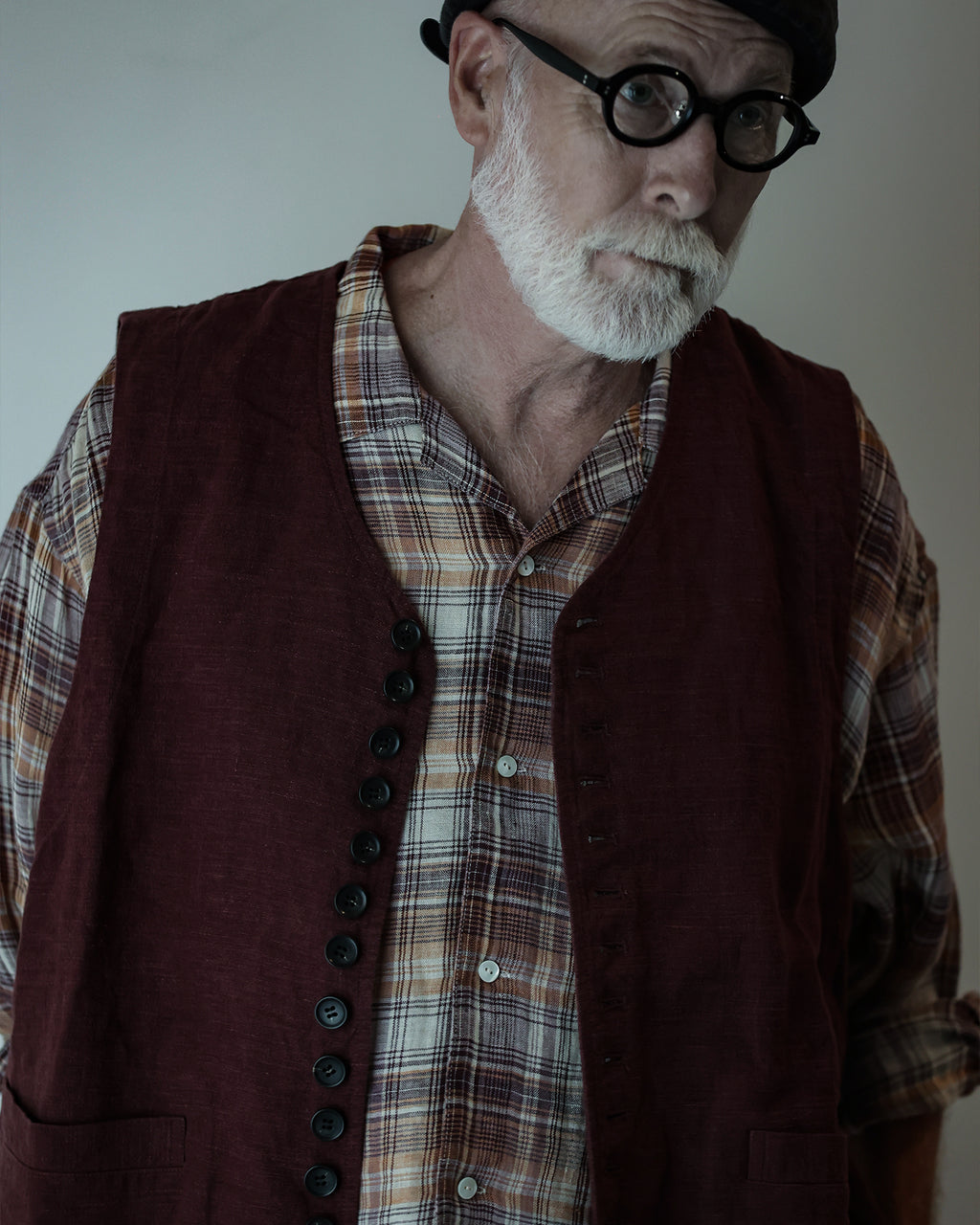 French Linen Back Belt Button Design V-Neck Vest <#burgundy>