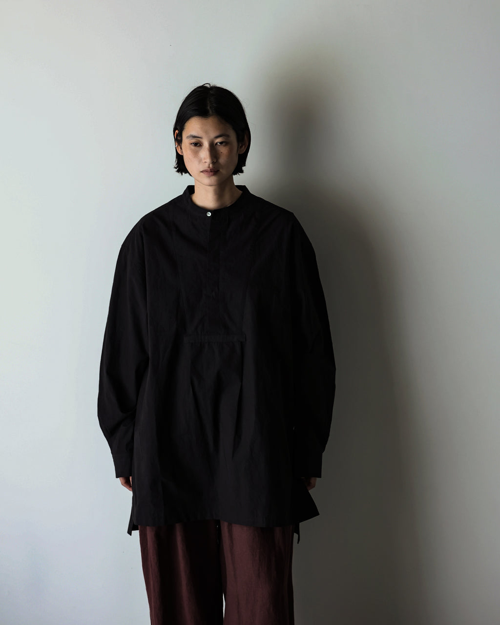 Organic Cotton Band Collar Side Slit Grandpa Shirt <#black>