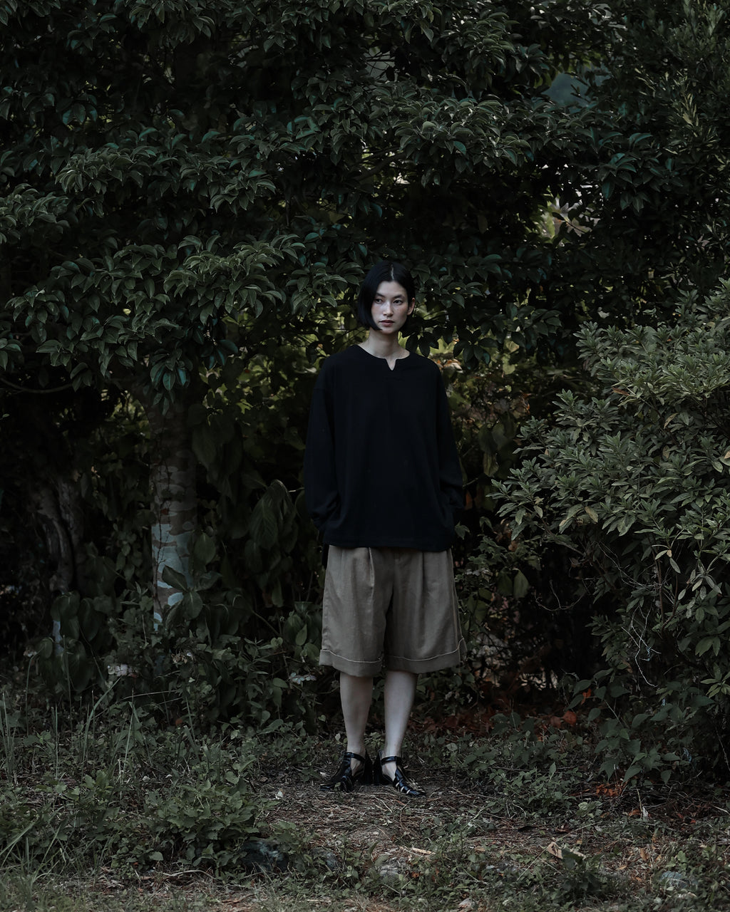 Cotton Linen Hem Round Skipper Long-Sleeve Tee <#black>