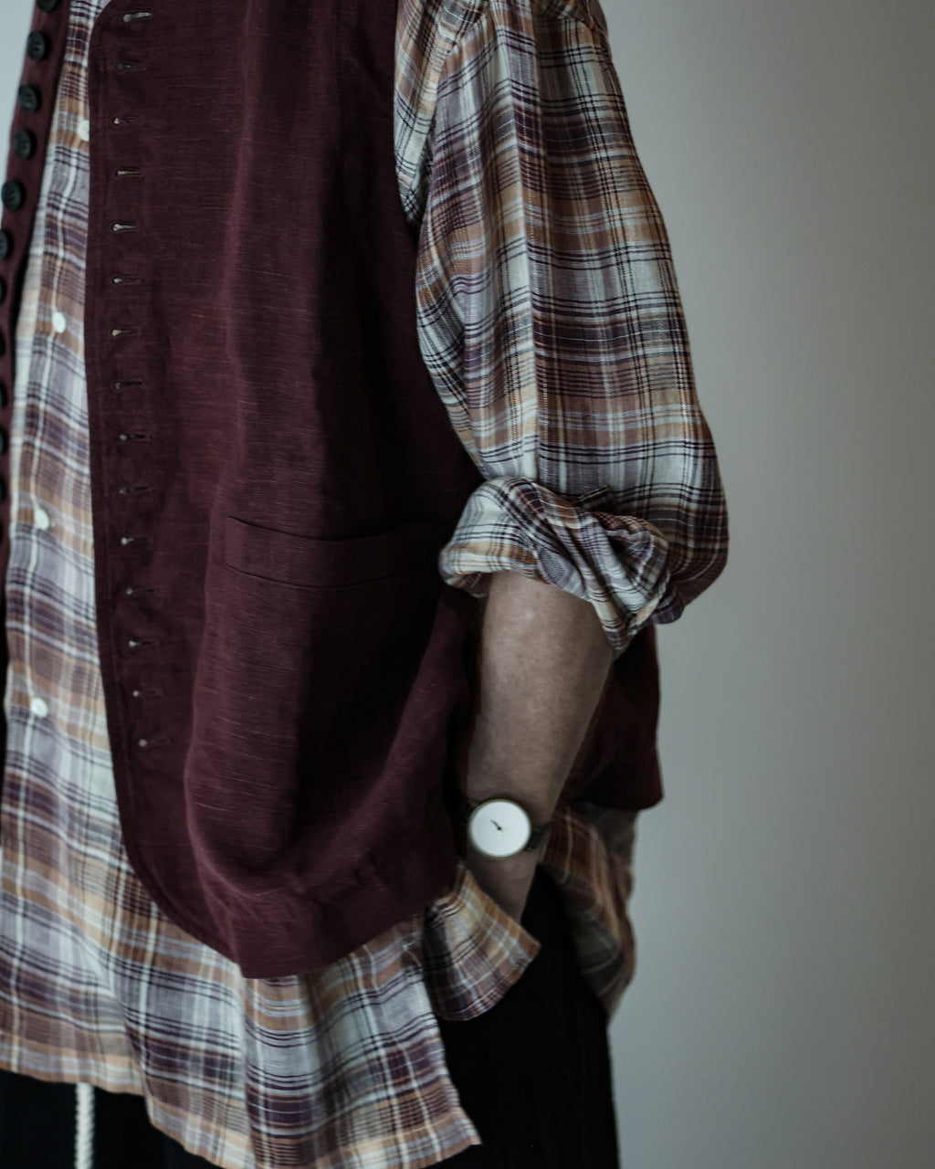 French Linen Back Belt Button Design V-Neck Vest <#burgundy>