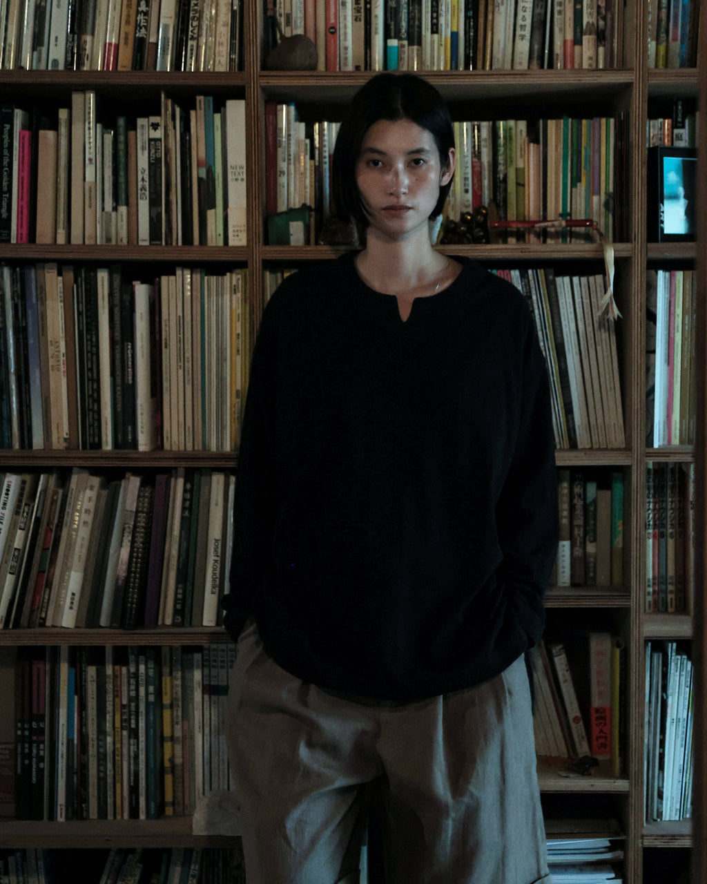 Cotton Linen Hem Round Skipper Long-Sleeve Tee <#black>