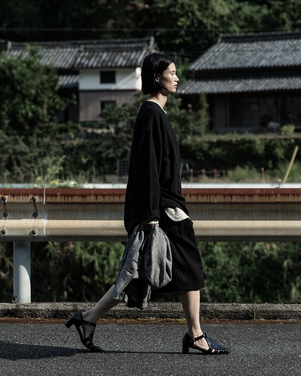 French Linen Side Shirring Long-Sleeve Pullover<#black>