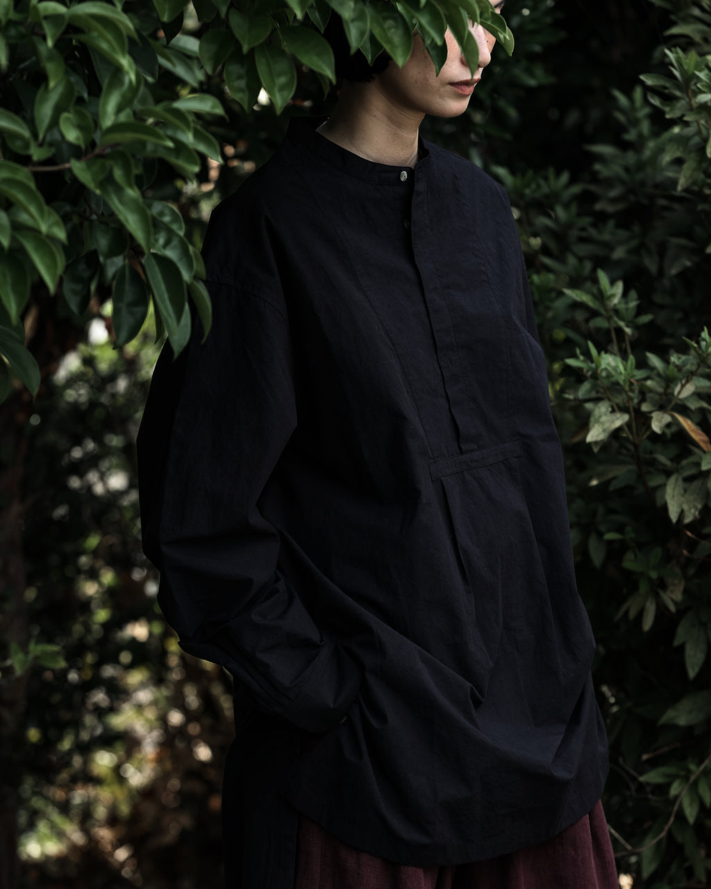 Organic Cotton Band Collar Side Slit Grandpa Shirt <#black>