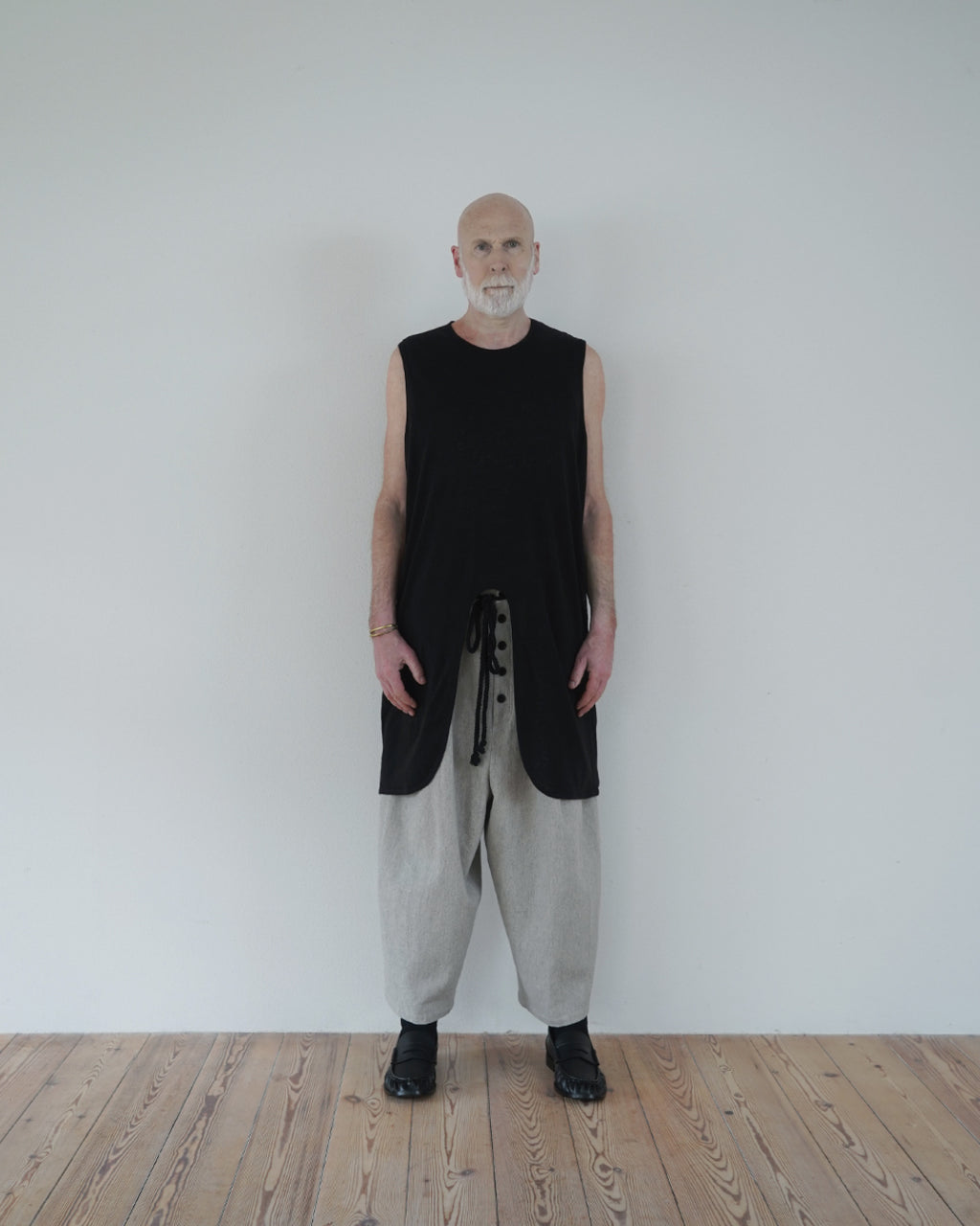 Linen Jersey Inner Layered Front Slit Tank Top <#black>