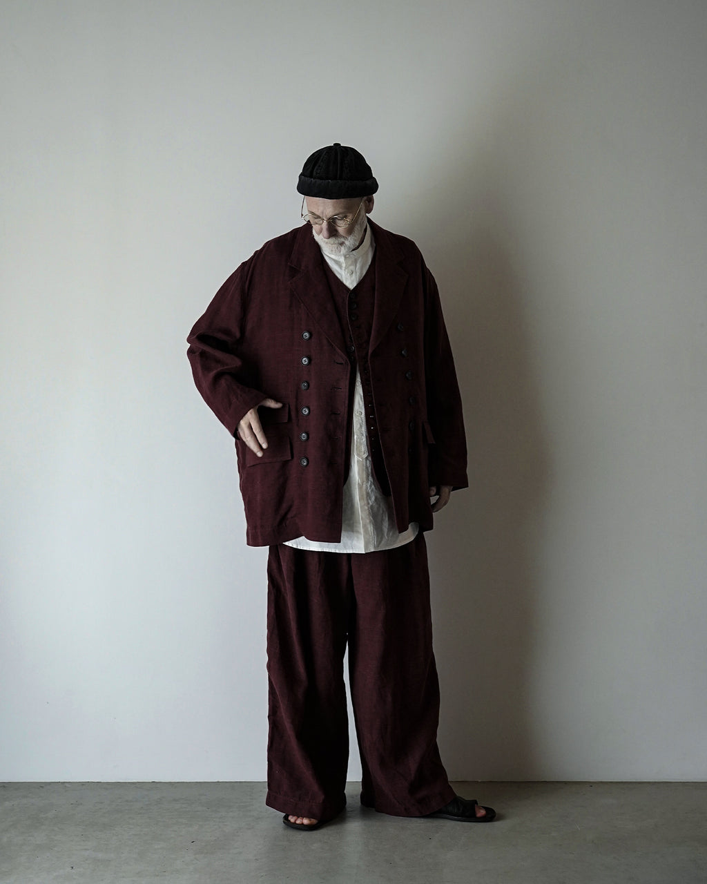 French Linen Back Belt 3Tuck Wide Straight Trousers <#burgundy>