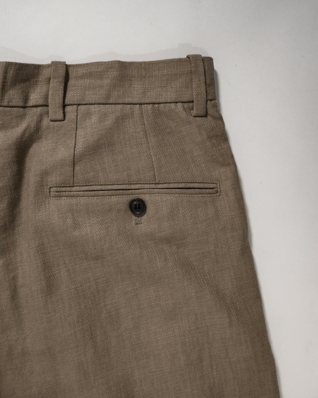 Linen Twill Coin Pocket 2Tuck Double-Hem Shorts <#beige>