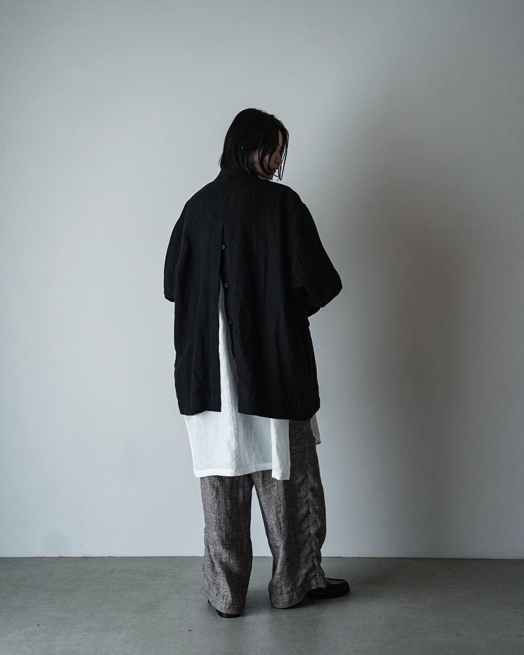 French Linen Back-Open Button Design Semi-Double Jacket <#black>