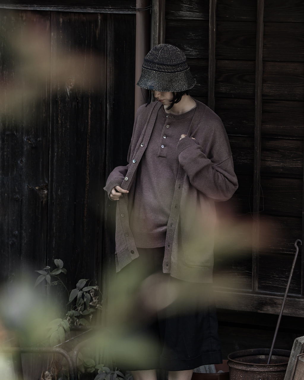Linen Mid-Gauge V-Neck Knit Gown Cardigan <#brown>