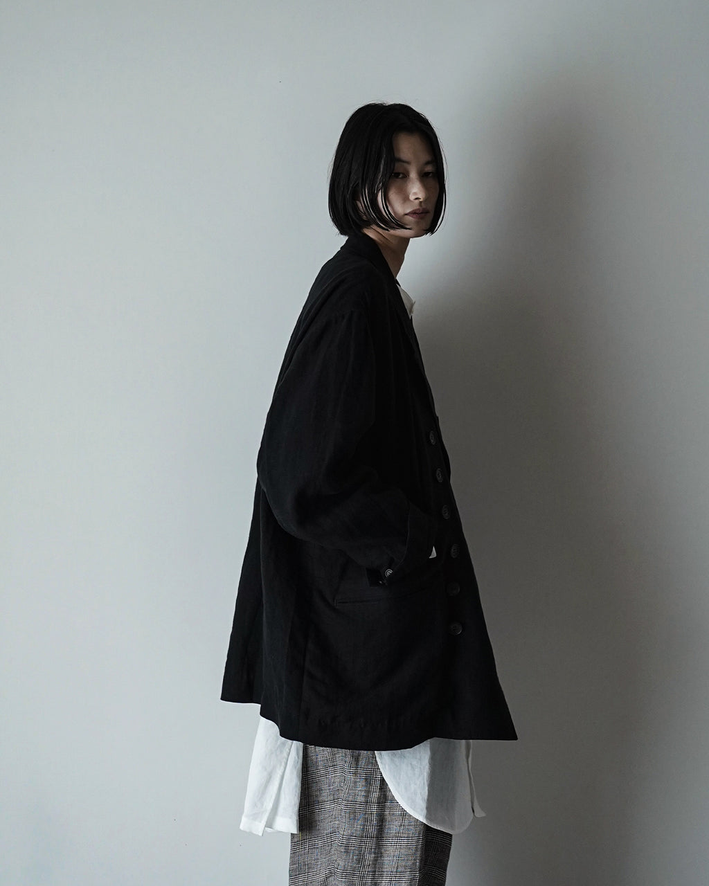 French Linen Back-Open Button Design Semi-Double Jacket <#black>